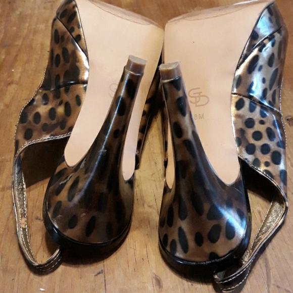 Joan &David Circa Luxe Precia Leopard Heels - Picture 8 of 9